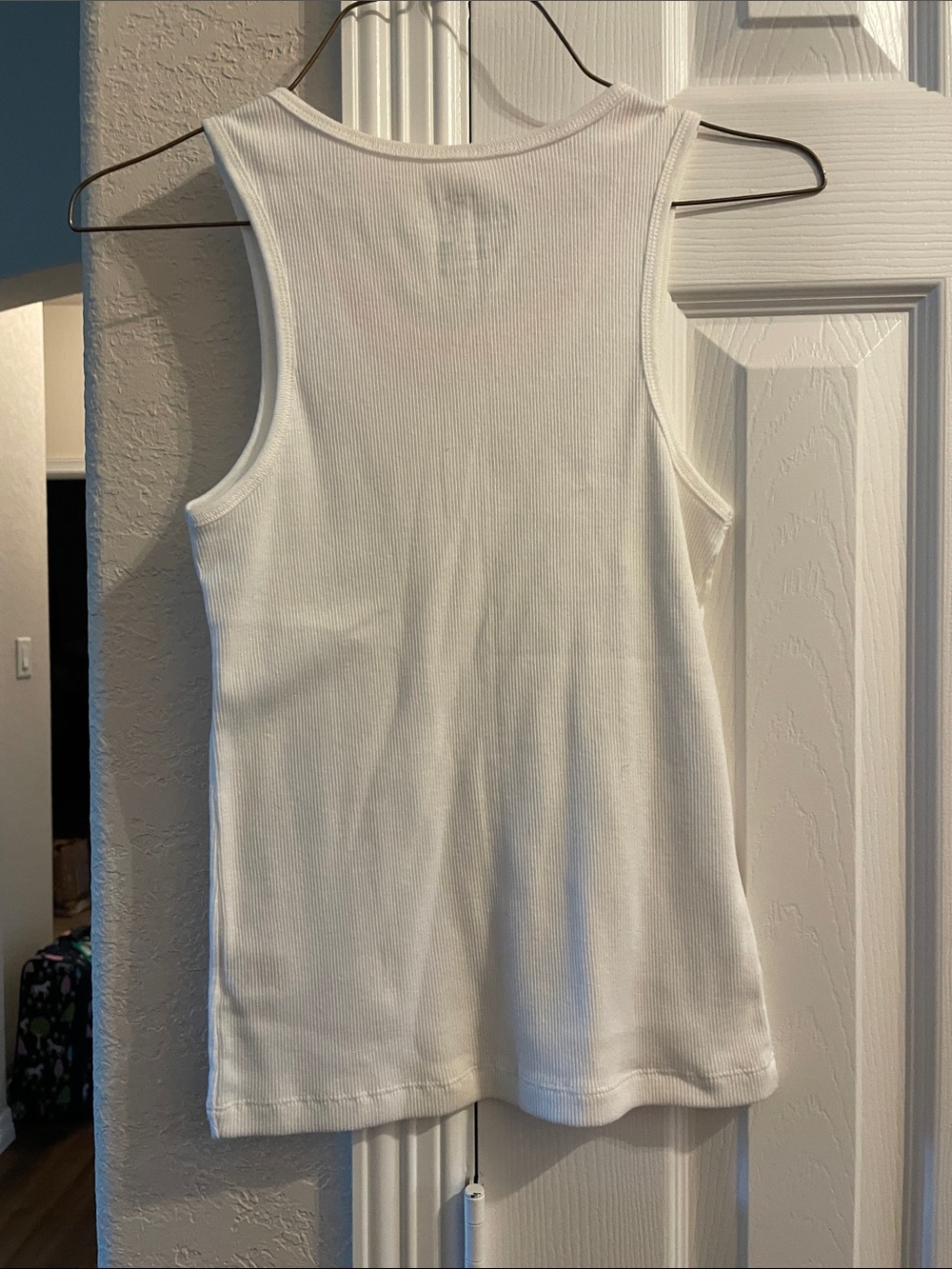 Faded Glory White Ribbed Tank 10-12 - Picture 3 of 3